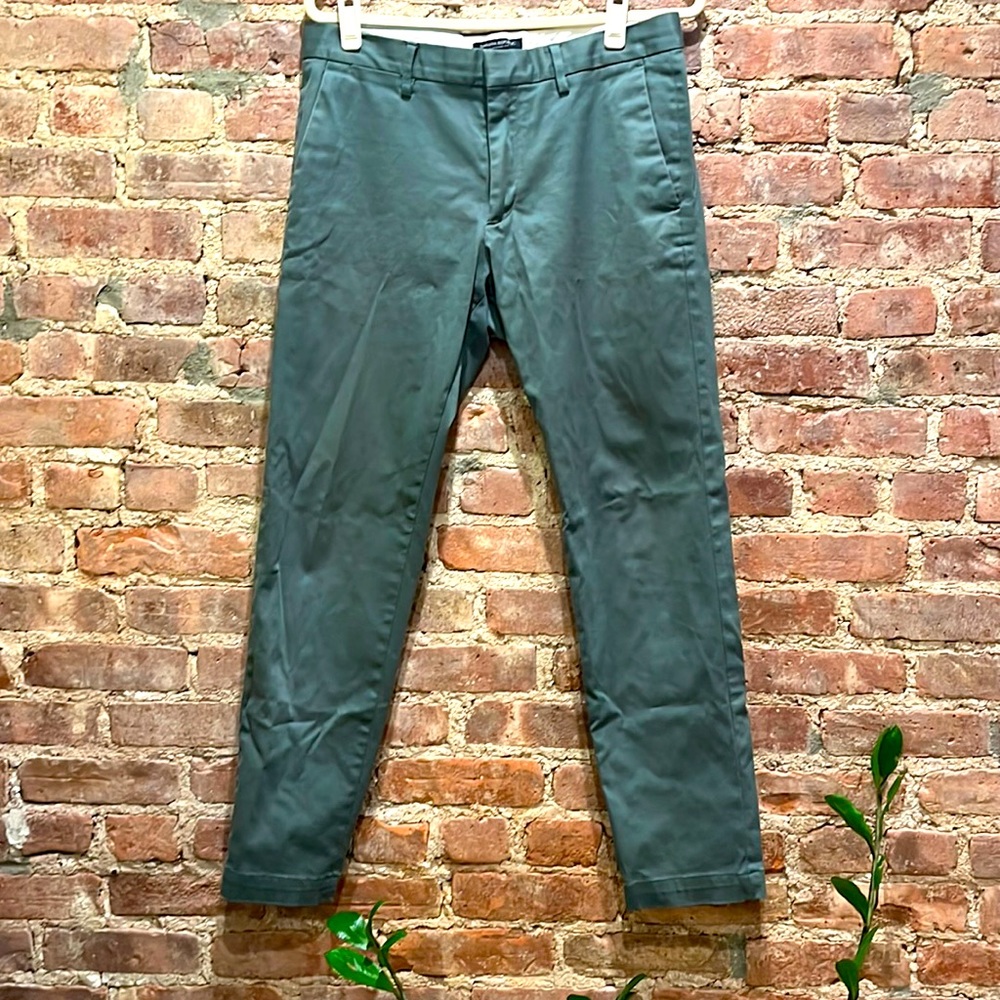 Tapered Fit Mens Chinos- Green
